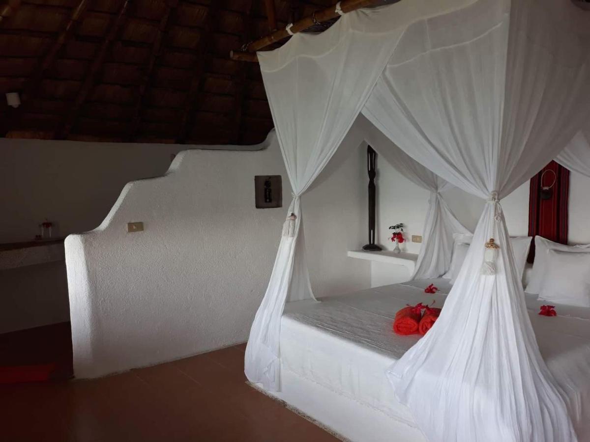 อัล ฟาโร กอสเมียว โฮเต็ล Hotel บูซวงกา ภายนอก รูปภาพ