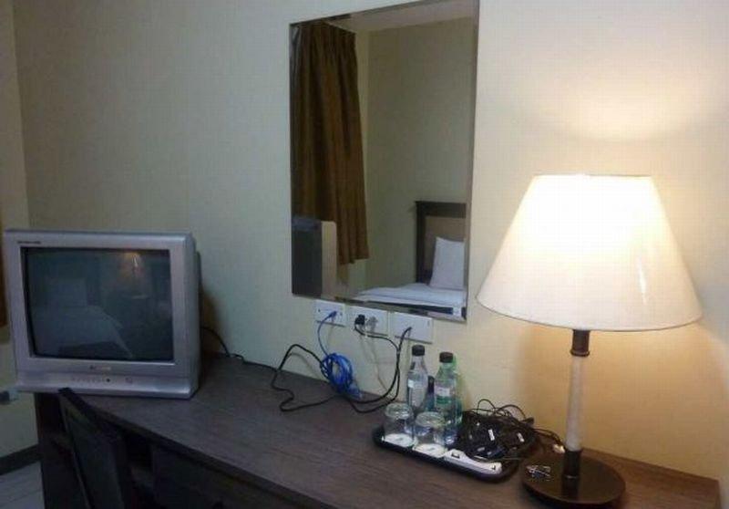 อัล ฟาโร กอสเมียว โฮเต็ล Hotel บูซวงกา ภายนอก รูปภาพ