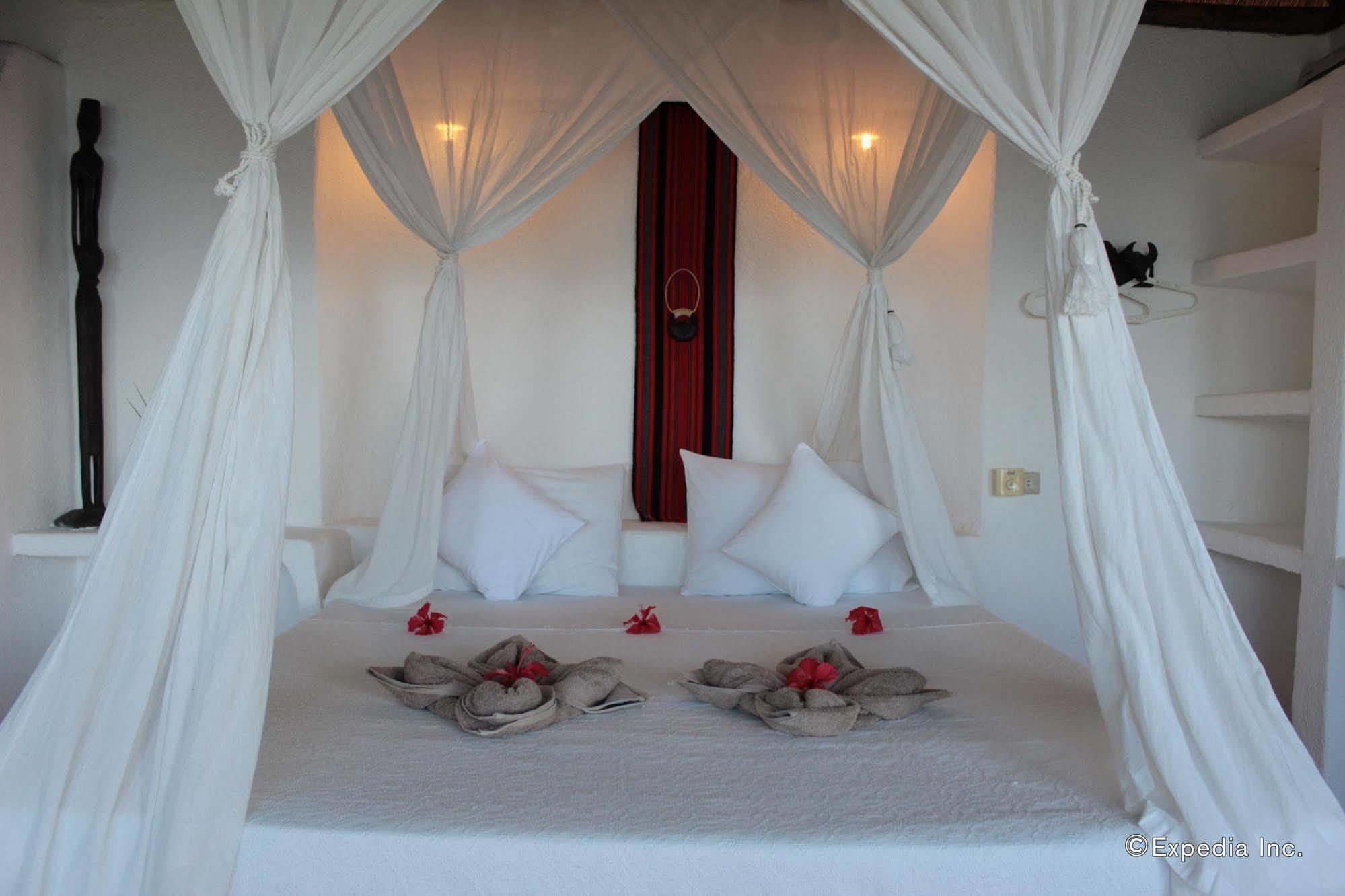 อัล ฟาโร กอสเมียว โฮเต็ล Hotel บูซวงกา ภายนอก รูปภาพ